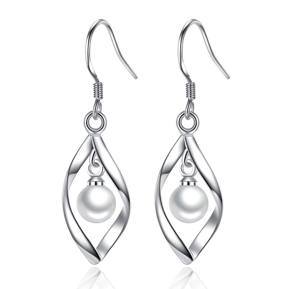 Jewelry - Sterling silver Freshwater Pearl Dangle Earrings